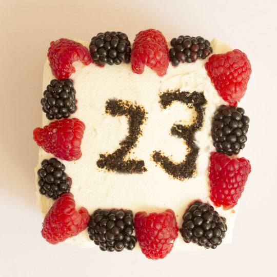 kadó Birthday cake Raspberry-liquorice-cream