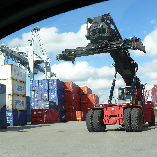 Einfuhrzoll im Hafen von Hamburg