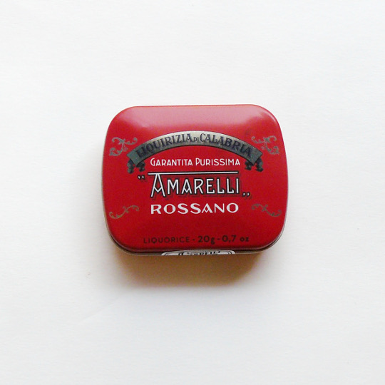 Pure liquorice in the tin from Calabria in the tin