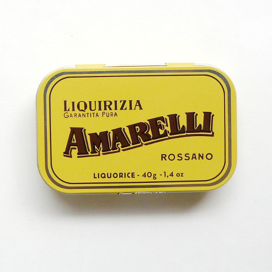 Tin of big pieces of pure liquorice, italian