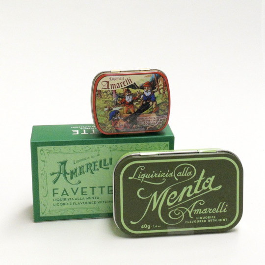 Pure liquorice with natural mint flavour in a tin, italian