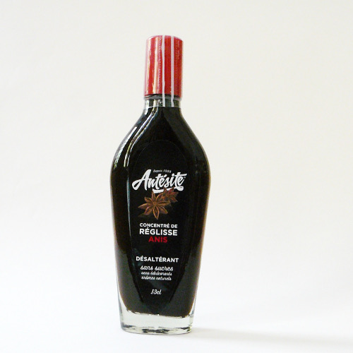 Bottle liquid liquorice extract with anise flavour ideal for drinks and cocktails, french