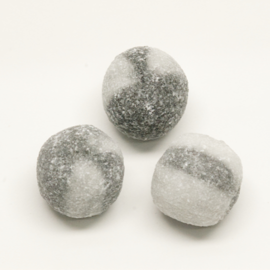 Grauweiße Lakritzkugeln - 500g