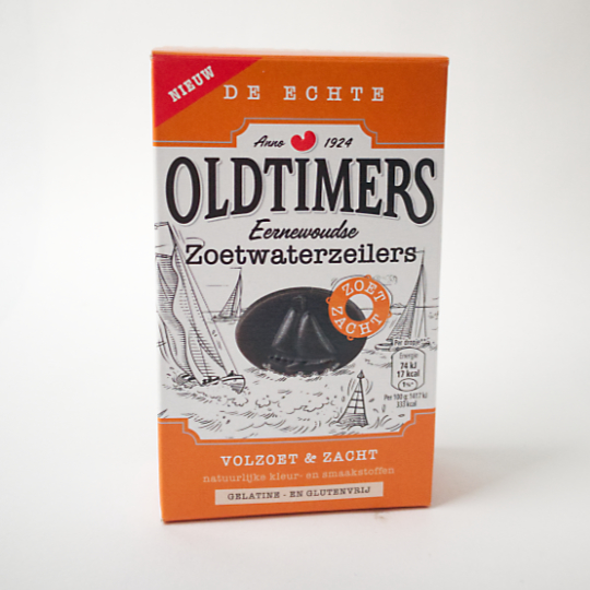 Mild and sweet liquorice sailing boats in a box, dutch