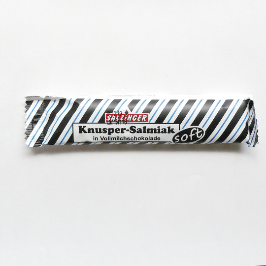 Riegel Salmiaklakritz in Milchschokolade, deutsch