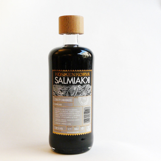 Flasche Salmiakschnapsi mit 32% Alkohol, finnisch