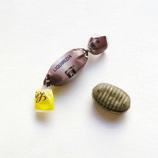 Lakritzbonbon mit Zuckerersatzstoff, italienisch