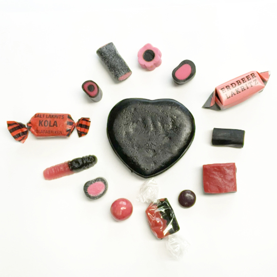 Mixture of soft, fruity-sweet liquorice with a big liquorice heart for Valentine's Day, while stocks