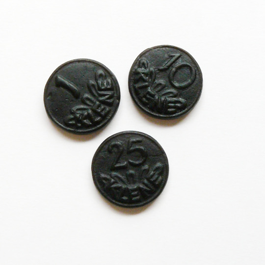 Schwarze klassische Lakritzmünzen, holländisch