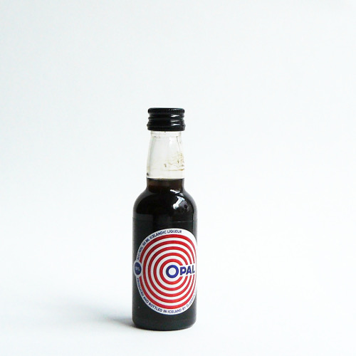 Mini bottle liquorice snapsi with mint flavour and 19% alcohol, icelandic