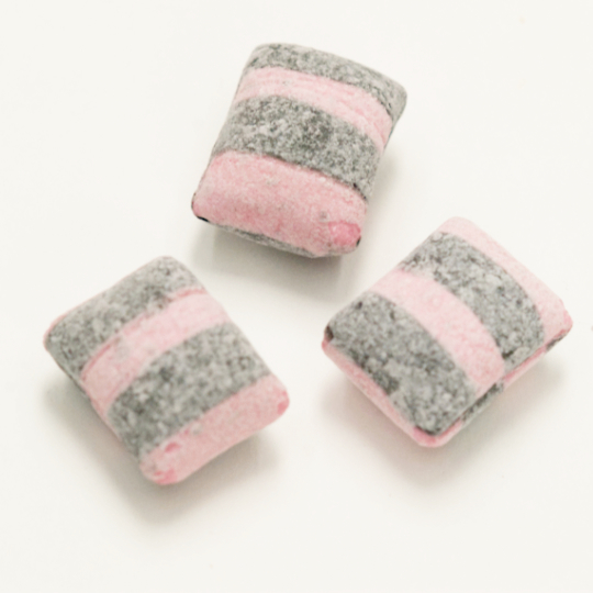 Raspberry salmiac cushion