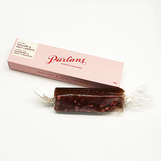 Liquorice bar with raspberry & salt from fine confectionery in Stockholm, swedishpresent box