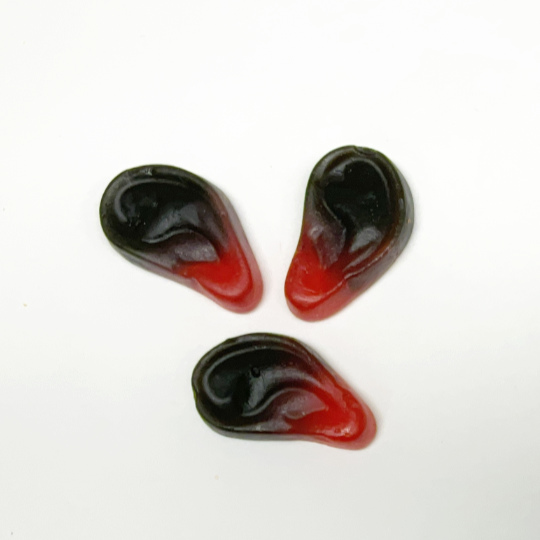 Fruchtige rot-schwarze Ohren aus Lakritz, finnisch