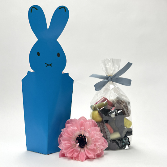 Easterbunny with 150g Sweet & Poppy
