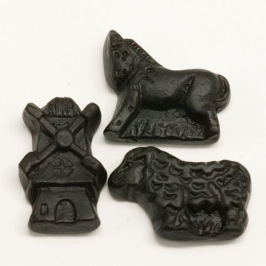 Light salted licorice with theme of a farm, dutch