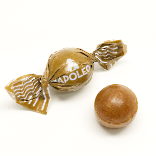 Liquorice bon bon with salmiak powder filling, dutch